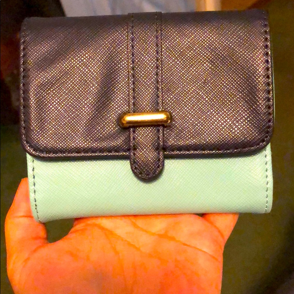 Small trifold wallet